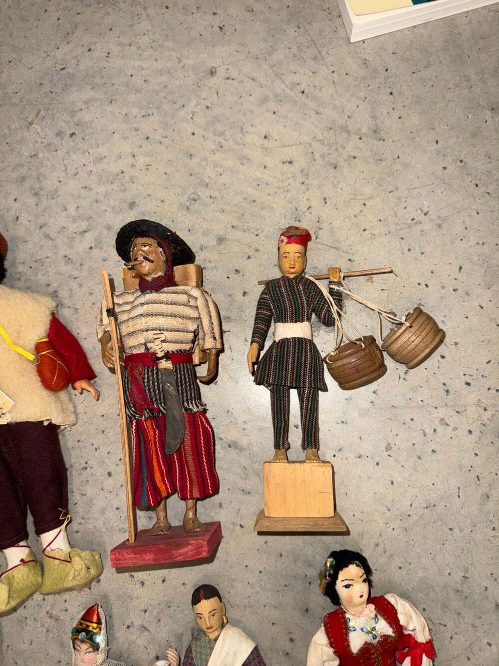 Vintage Lot of 9 International Folk Art Souvenir Dolls Including Italian and Eas - Picture 2 of 6